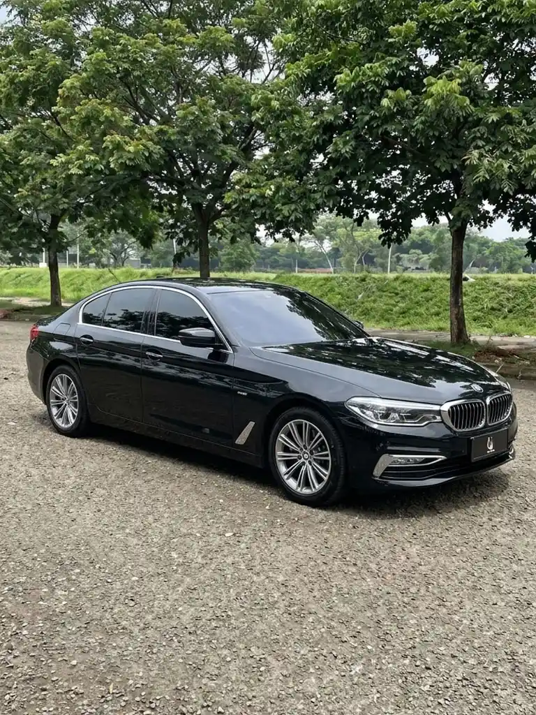 BMW 5 rental Abu Dhabi and Dubai
